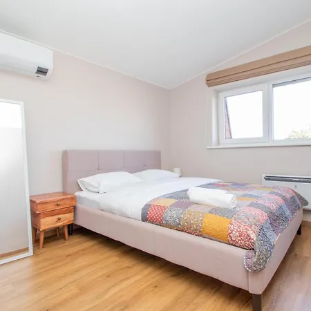 Cohost I Cozy Near Centre Apartment